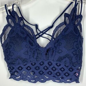 True Women's Pullover Criss-Cross Back Straps Crochet Lace Bralette Blue Small